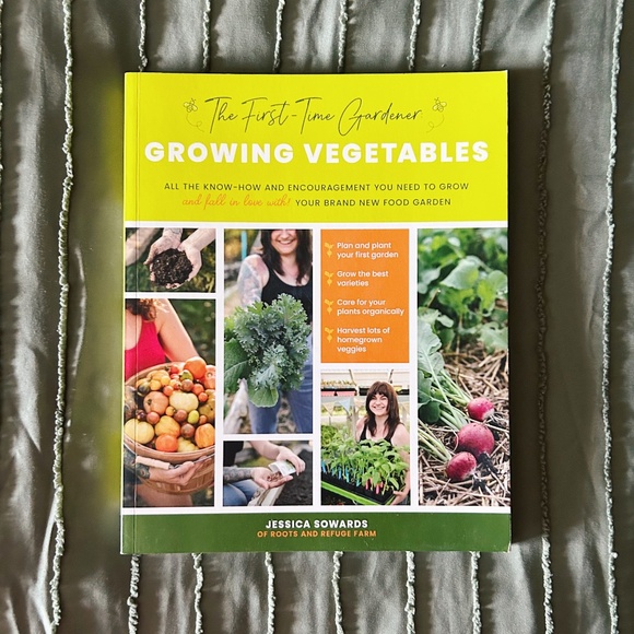 The First-Time Gardener : Growing Vegetables Book - Picture 1 of 3